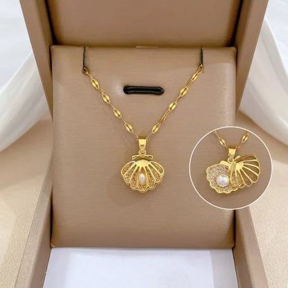 Ladies Gold Pendant Collection